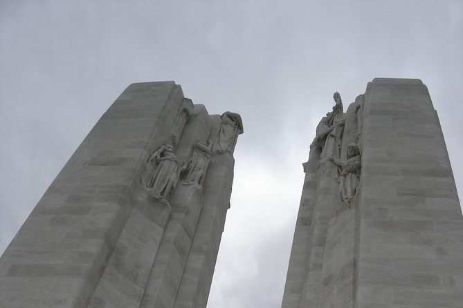 1 day Canadian WW1 private tour including Vimy Ridge - Givenchy Road Cemetery and the human scale of war