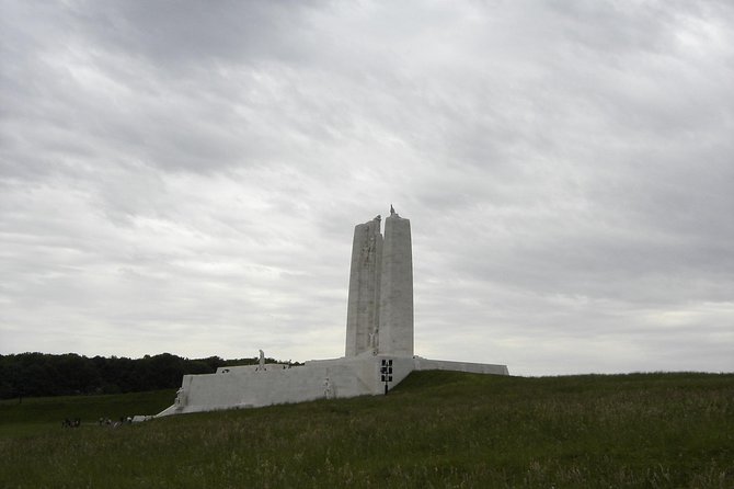 1 day Canadian WW1 private tour including Vimy Ridge - Lunch near Pozières and La Boisselle