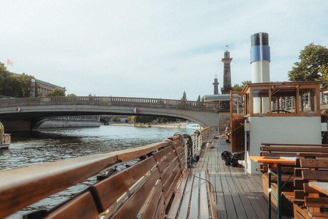1-hour Sightseeing Boat Cruise Through Historic City Center - A quick Berlin orientation from the Spree