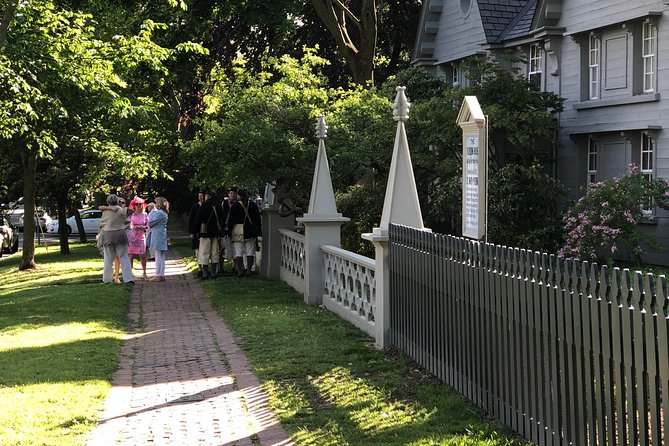 2.5-Hour Salem History & Sightseeing Guided Walking Tour - Timing, weather, and getting around Salem