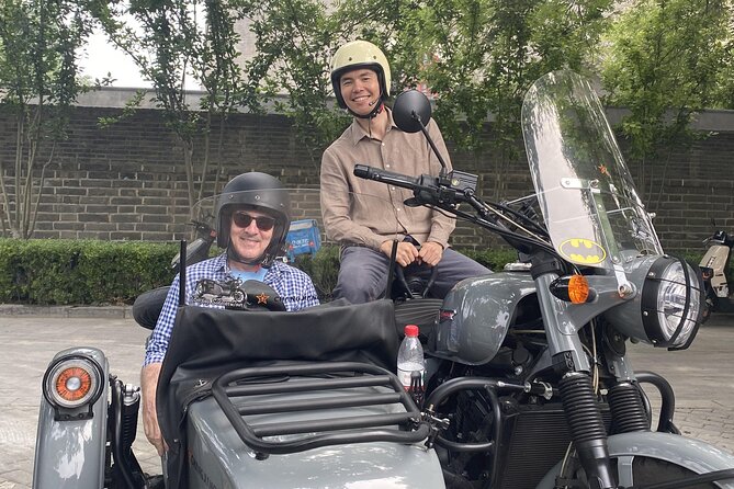 2-Hour “Ancient & Modern” Beijing Sidecar Tour (Day /Night) - Houhai and the Shichahai lakes