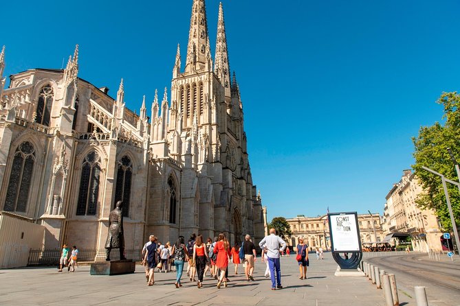 2-Hour Walking Tour of the City’s Iconic Sights and History - Place du Parlement and the feel of old Bordeaux
