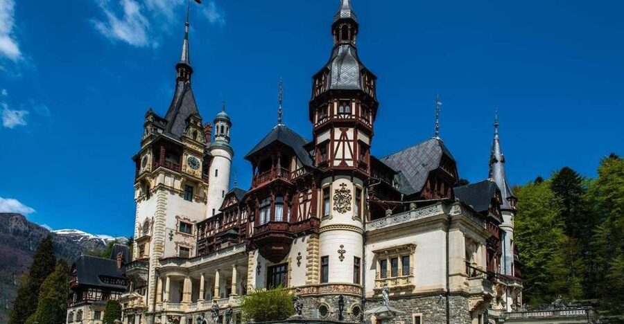 3-Day Medieval Transylvania Package Tour - Brașov beneath the Southern Carpathians