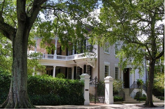 90 Minute Sightseeing Bus Tour of Historic Charleston - Winding through the historic peninsula