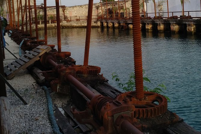 A Guided Walking Tour of a History of a City - Bridgetown - Audio headsets make a real difference