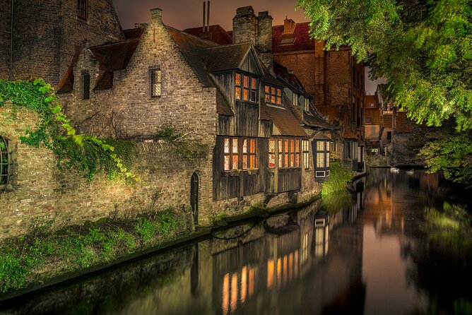 Across Bruges History Equals Fun with chocolate and waffle sample - Starting in the Markt with Bruges in one view
