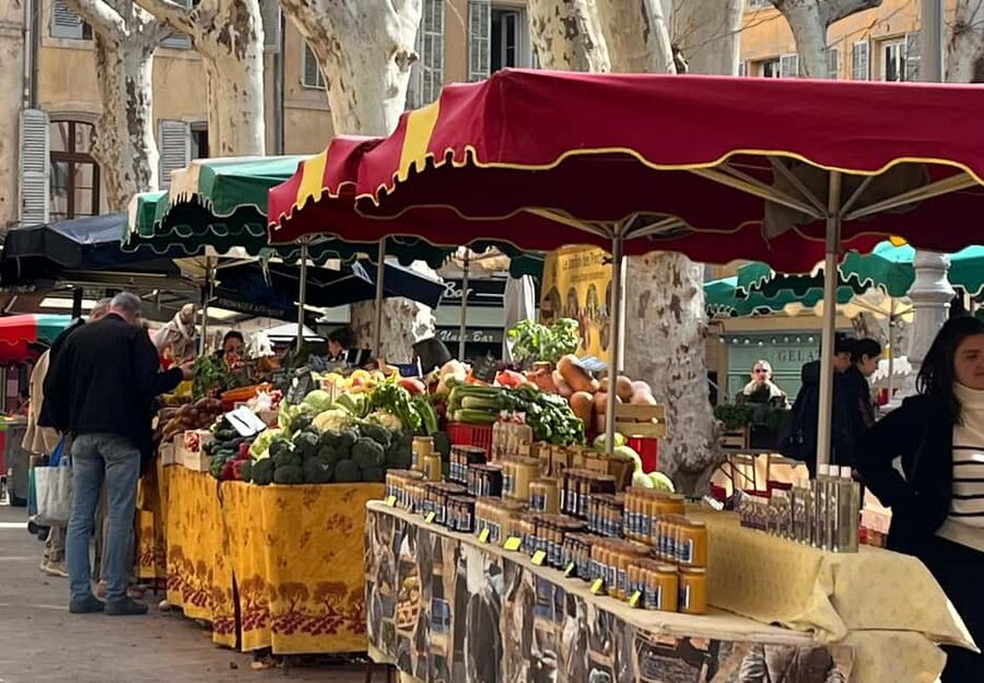 Aix-en-Provence: Between History and City Charm - Saint Sauveur Cathedral is the strong finish