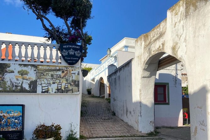 Albufeira History Walking Tour with Wine and Tapas - Why booking early in your holiday makes sense