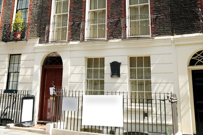 American Heritage in London 4 Hour Private Tour in a Black Cab - All Hallows by the Tower and the city’s older layers