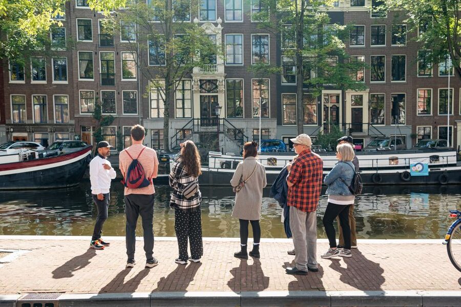 Amsterdam: Highlights & History Walking Tour - Royal Palace, Dam Square, and Begijnhof