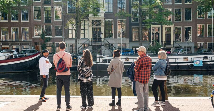 Amsterdam: Highlights & History Walking Tour - Starting near Amsterdam Centraal