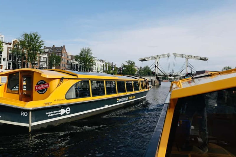 Amsterdam: Historic City Centre Canal Cruise - What the skipper and audio guide add