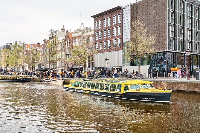 Amsterdam: Historic City Sightseeing Canal Cruise - Why Amsterdam looks different from a canal boat
