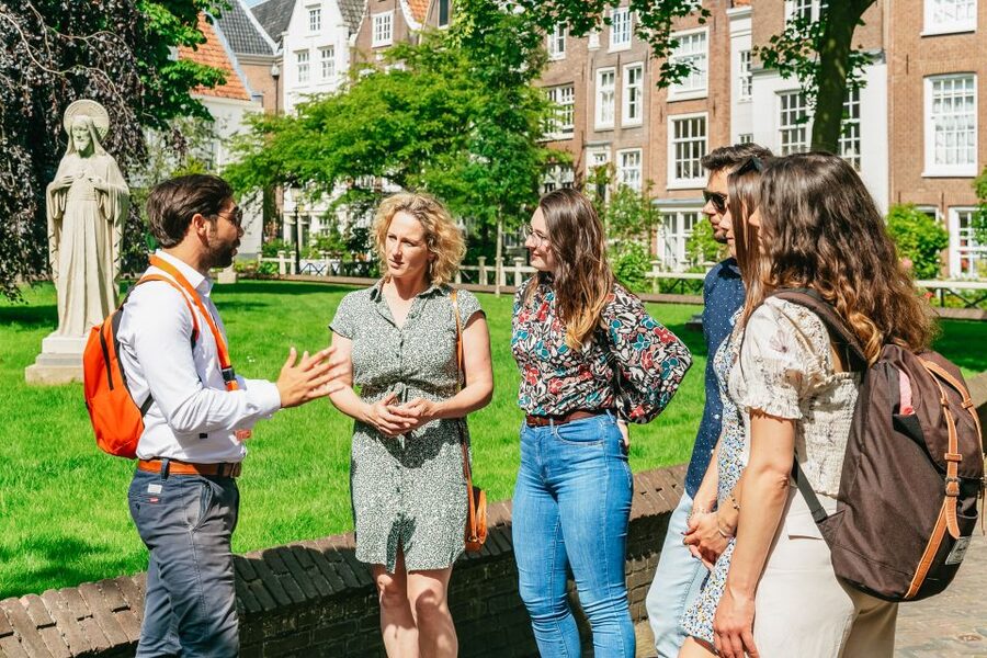 Amsterdam: Historical Highlights Walking Tour with Tasting - Is two hours enough for Amsterdam’s old center?