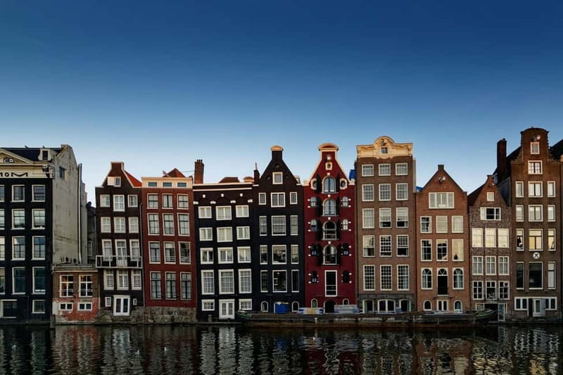 Amsterdam: Iconic Canals & Historic Sights Walking Tour - Why this two-hour walk works as an Amsterdam introduction
