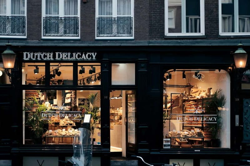 Amsterdam: Iconic Canals & Historic Sights Walking Tour - The Jewish Quarter and stories of wartime courage