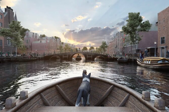 Amsterdam: Luxury Canal Cruise with Historic VR Experience - What the audio tour adds in Dutch or English