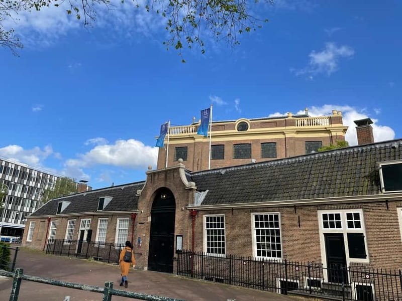 Amsterdam: Private Anne Frank and Jewish History Tour - From refuge to persecution in three hours