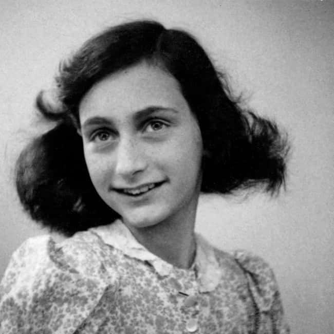 Amsterdam: Private Anne Frank and Jewish History Tour - The Dokwerker and the first signs of resistance