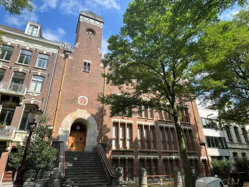 Amsterdam: Private Anne Frank and Jewish History Tour - Reading the National Holocaust Names Monument