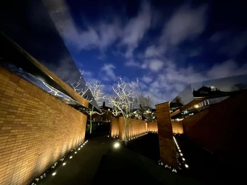 Amsterdam: Private Anne Frank and Jewish History Tour - The Auschwitz Monument and the former Jewish Quarter