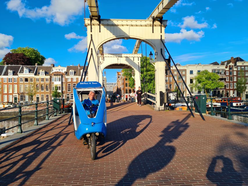 Amsterdam: Private Pedicab Historical Sightseeing Tour - Why a pedicab works well in central Amsterdam