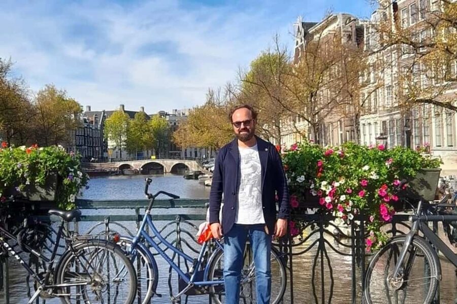Amsterdam: Walking Tour of Historic Center - Starting at Nieuwebrugsteeg 13