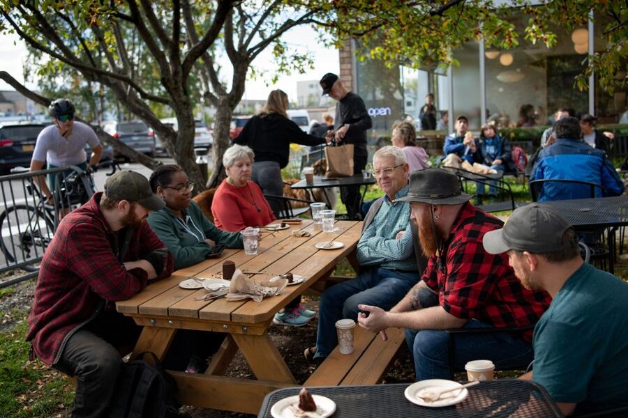 Anchorage: Downtown Food & History Walking Tour - Anchorage on foot, with food as your map