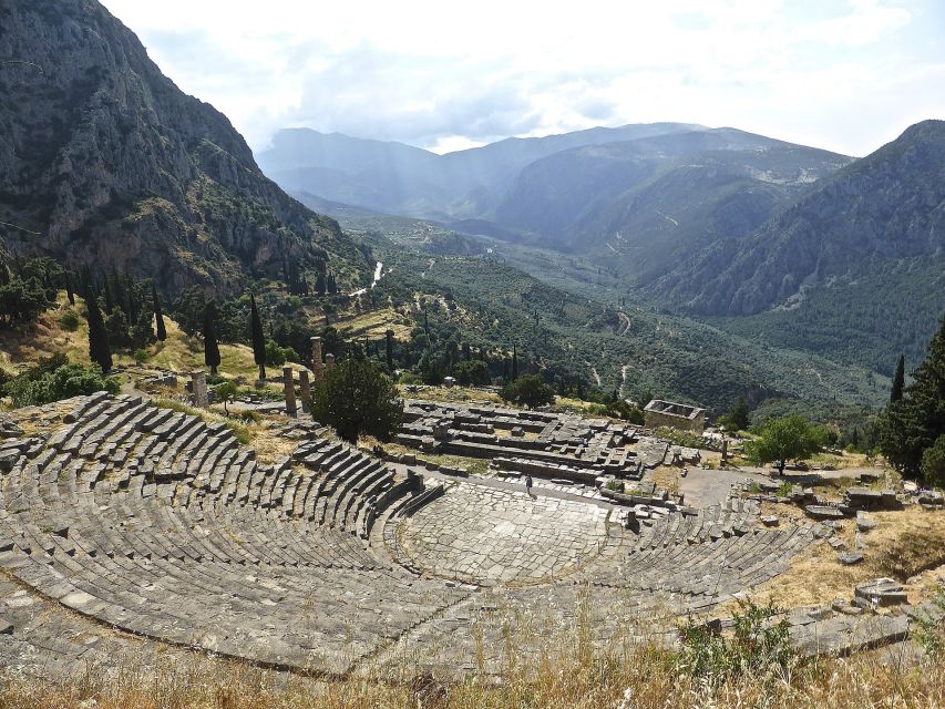 Ancient Delphi Full-Day Tour from Athens - The early departure and the road through central Greece