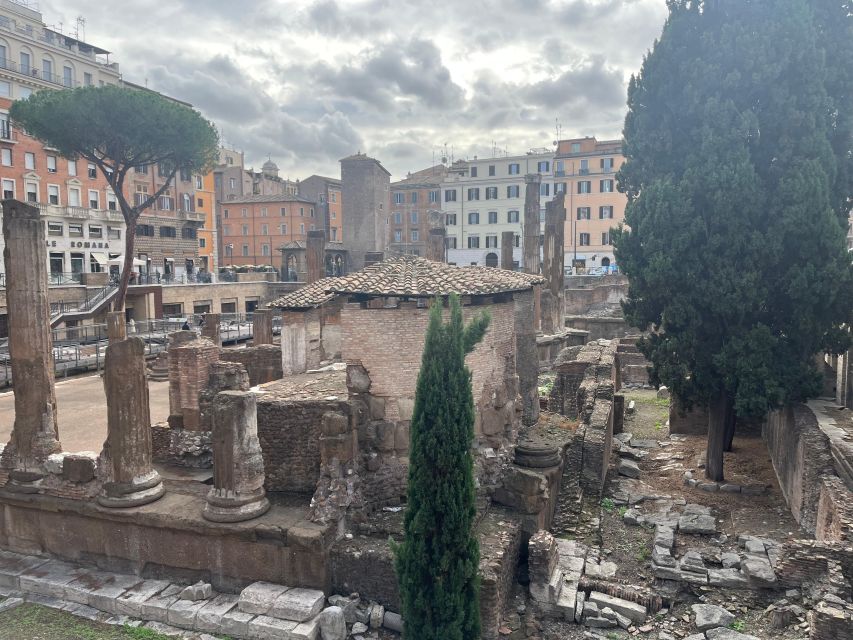 Ancient Rome: Archeological area Largo Argentina - Walking through the four ancient temples