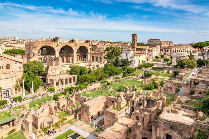 Ancient Rome Guided Tour: Colosseum, Forum and Palatine - Entering the Colosseum