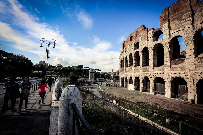Ancient Rome Guided Tour: Colosseum, Forum and Palatine & Pick Up - The guide can make or break the experience