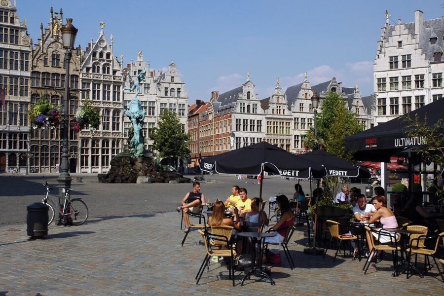 Antwerp: Private 3-Hour Historical Sightseeing Walking Tour - Antwerp in Three Hours: A Useful First Walk