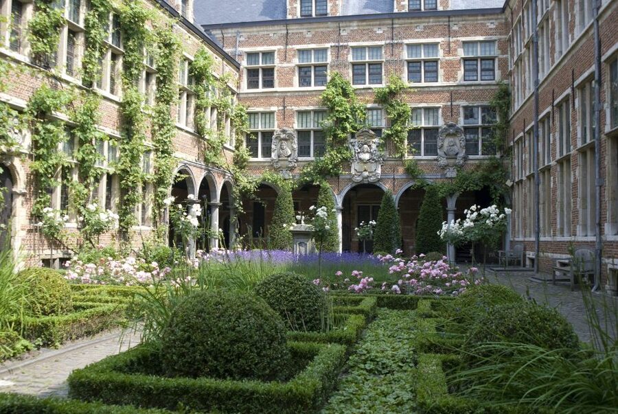 Antwerp: Private Historical Highlights Walking Tour - Carolus Borromeus Church and Antwerp’s Baroque style