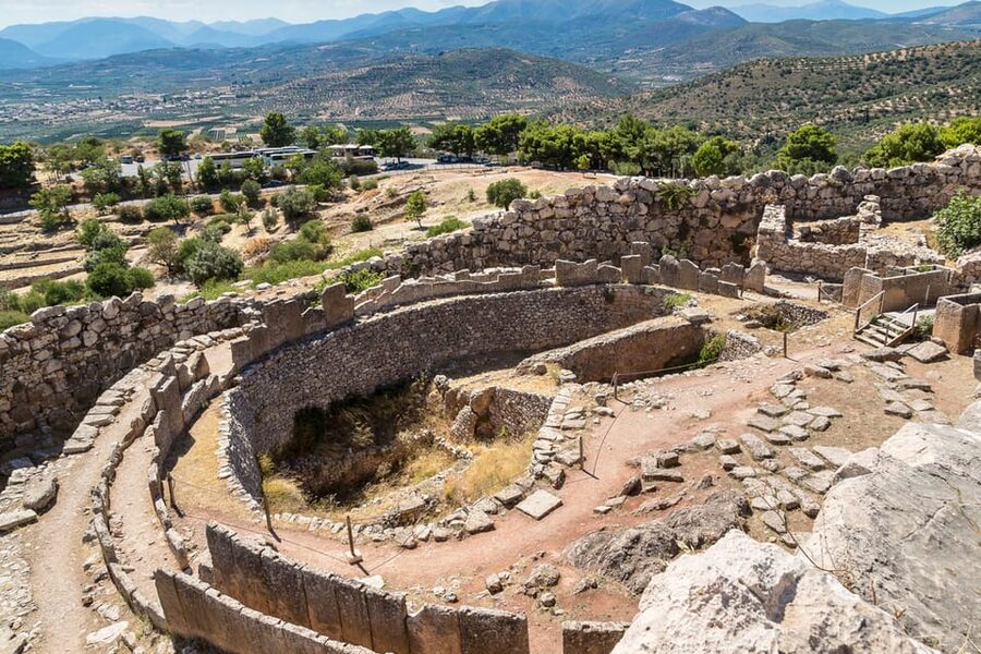Archaeological Site of Mycenae: E-Ticket with Audio Guide - Following the hill to the palace and Megaron