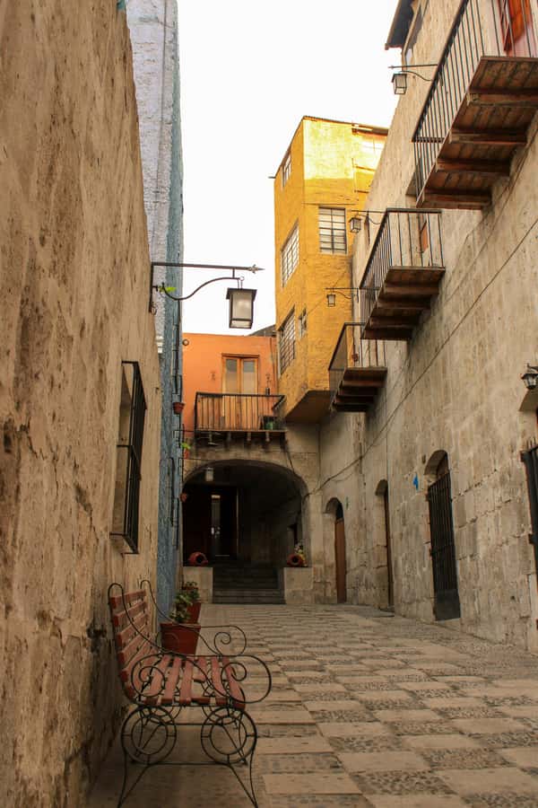 Arequipa: Walk through the Historic Center of the City - The Cathedral and Arequipa’s main monuments