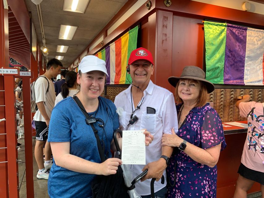 Asakusa: A Big-picture History Walk to Know Japan - Reading the dragons at Kaminarimon