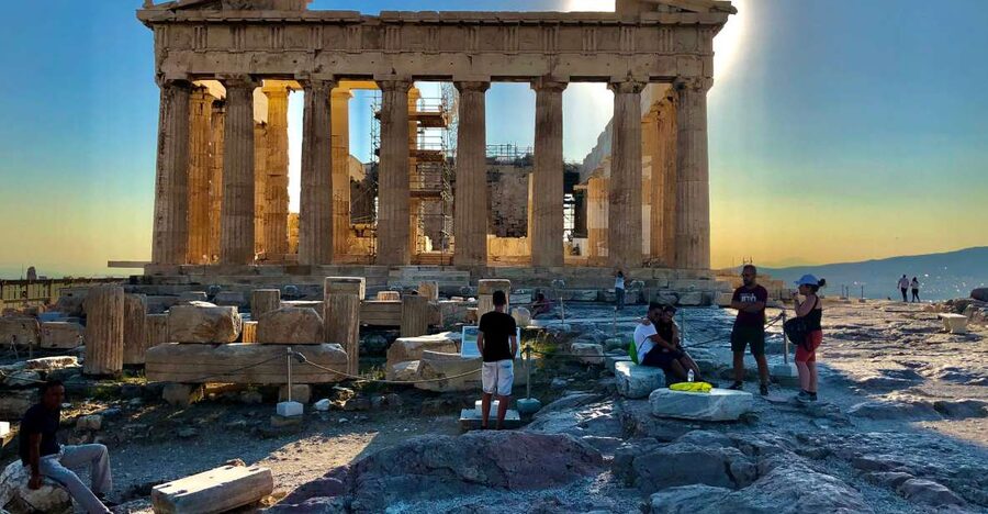 Athens:Acropolis - Historical Center Walking Tour in Spanish - The Theater of Dionysus and the road uphill