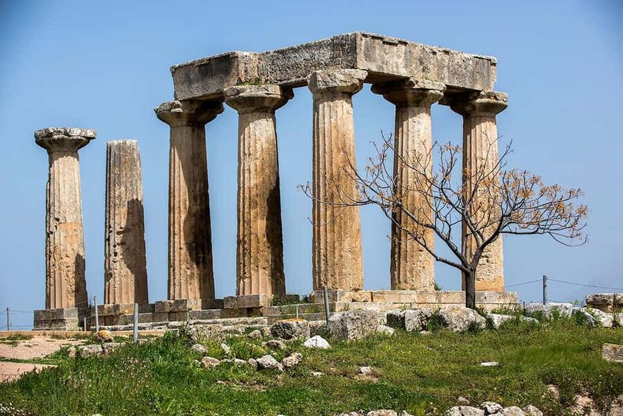 Athens: Ancient Corinth & Nafplion Guided Premium Tour - Lunch choices and the real value of the price