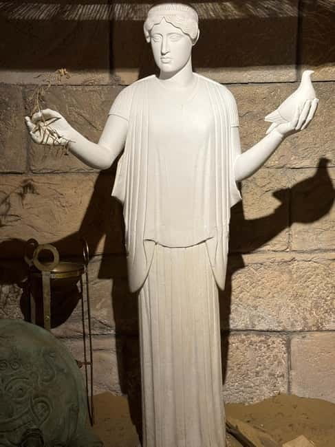 Athens: Be an Ancient Sculptor: Craft Your Greek Masterpiece - Making your own clay sculpture with Manos