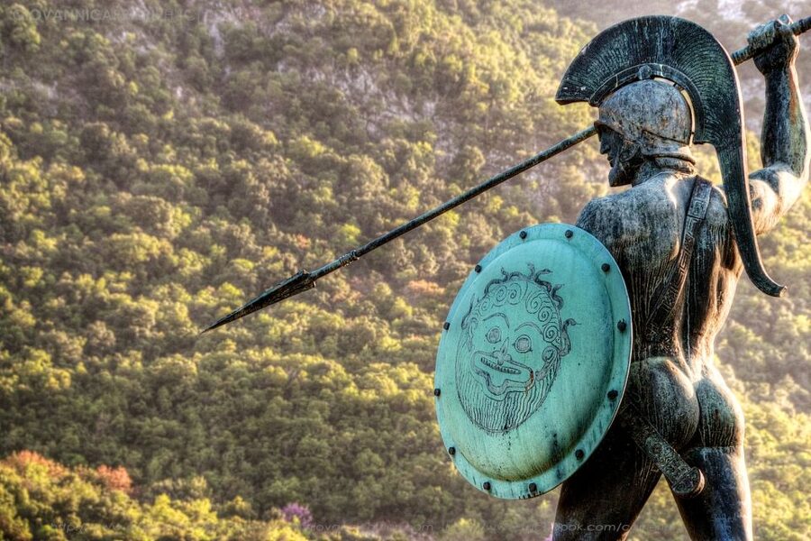 Athens: Delphi, Corycian Cave, and 300 Battlefield Day Trip - Why this Athens day trip is different
