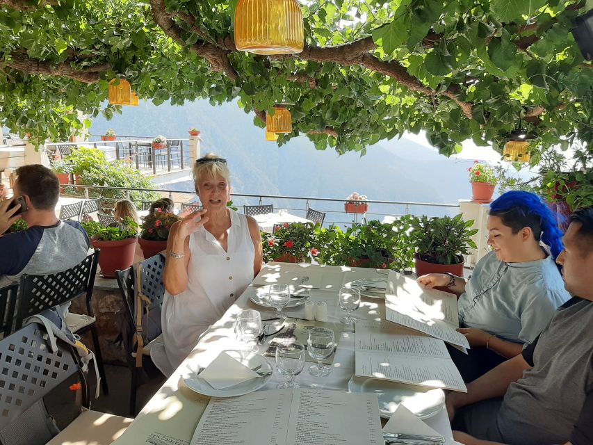Athens: Delphi, Corycian Cave, and 300 Battlefield Day Trip - Who will enjoy this trip most