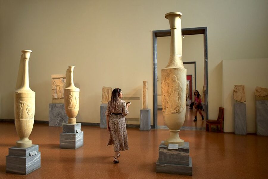 Athens: National Archaeological Museum Ticket & Audio Guide - The courtyard café and a useful pause
