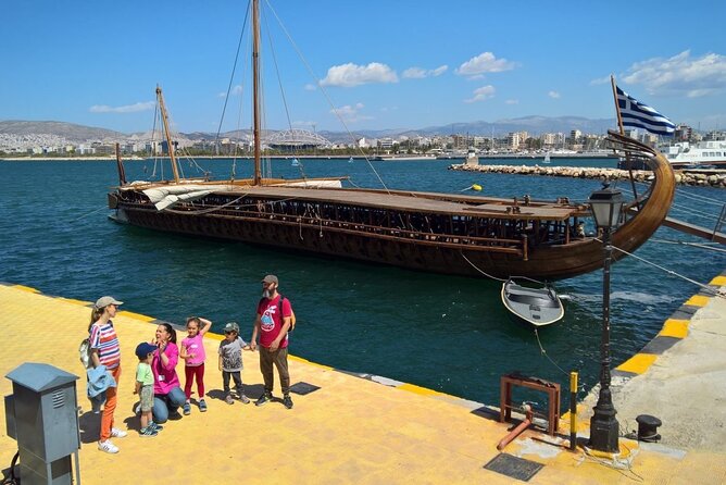 Athens private tour- Explore the history - Parliament and the changing of the guard