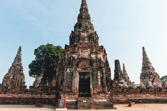 Ayutthaya Heritage Private Charter Exclusive Temple Tour - Wat Phanan Choeng and the giant gilded Buddha