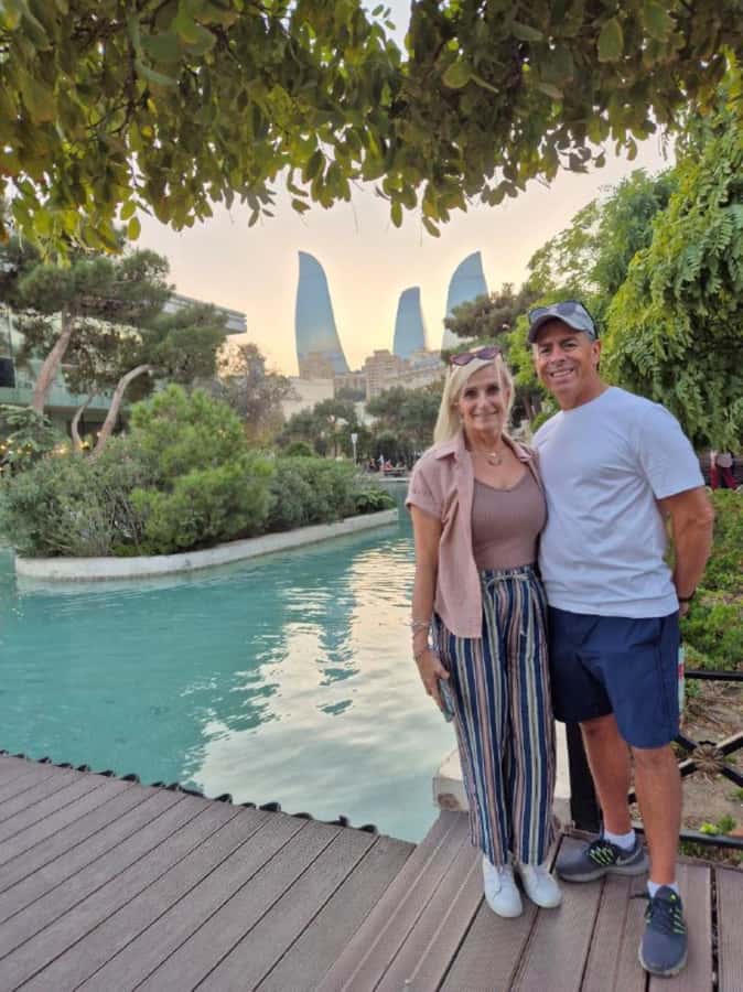 Baku Historical and modern tour in 2-3 hours+FREE Night tour - Guides, languages, and the human side