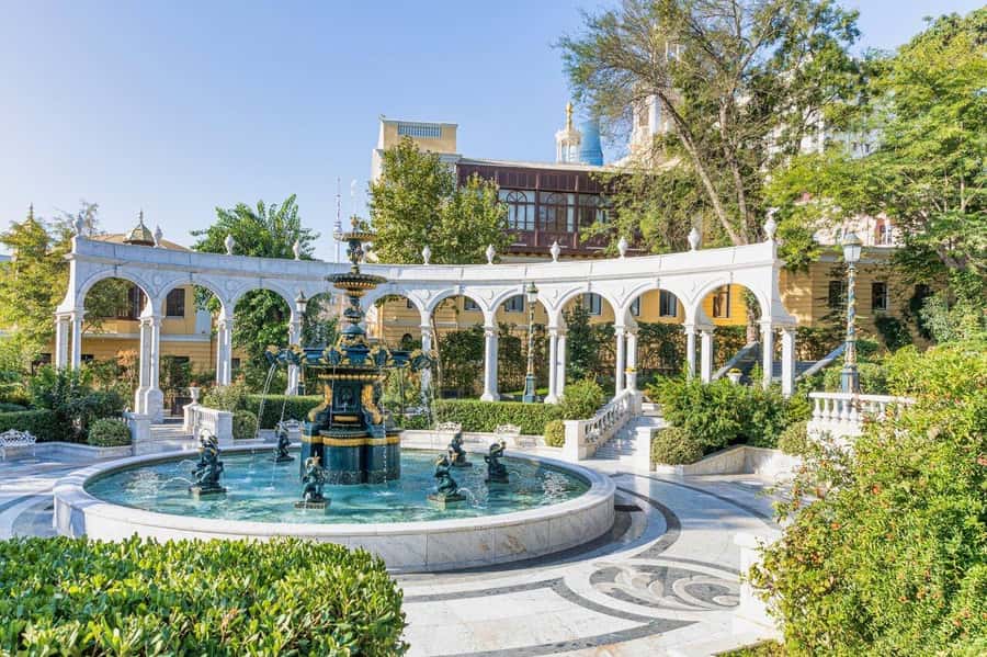 Baku: Stunning Walking Tour of Historical and Modern City - Highland Park delivers the tour’s best panorama