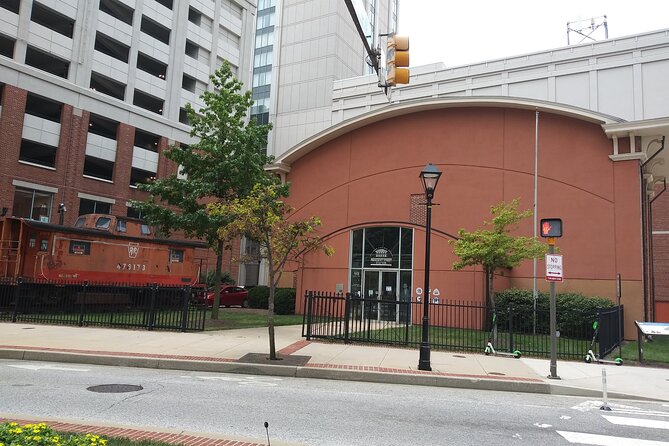 Baltimore's Historical Sightseeing Tour - The guides and the tone of the experience