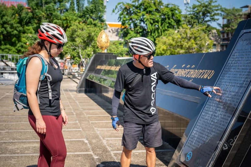 Bangkok: Backstreets and Historic Temples Bike Tour - Why this ride shows a different Bangkok