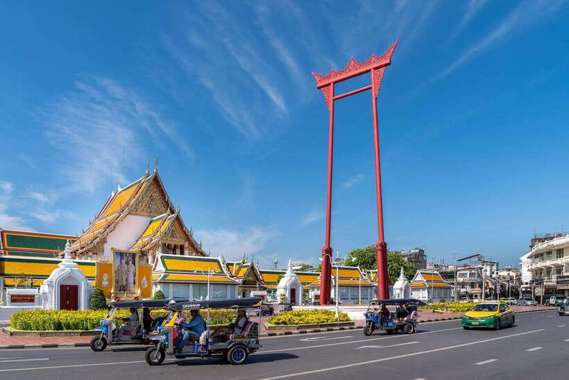 Bangkok: Backstreets and Historic Temples Bike Tour - The Giant Swing and the city’s Buddha workshops